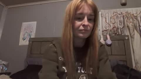 Snapshot of pizzedwife chatting on 05/10/26, 02:28 pizzedwife online show from 05/10/26, 02:28