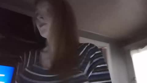 Snapshot of pizzedwife chatting on 05/22/26, 02:22 pizzedwife online show from 05/22/26, 02:22