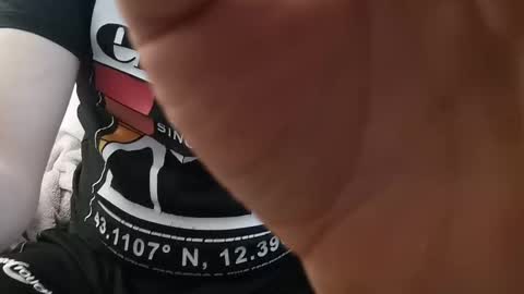 Snapshot of pladplad chatting on 12/04/24, 11:41 PLADPLAS online show from 12/04/24, 11:41