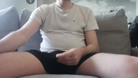 Snapshot of pladplad chatting on 12/08/24, 11:03 PLADPLAS online show from 12/08/24, 11:03