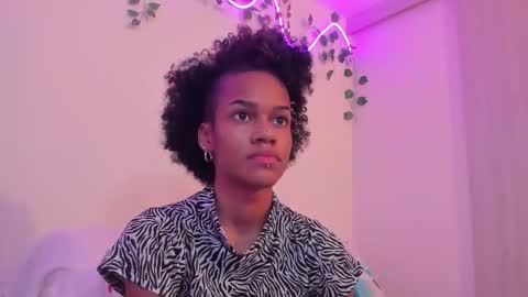 Venus  Vee  Cutie online show from 11/04/25, 12:15