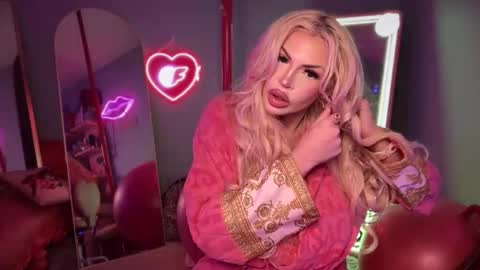 Snapshot of plasticfuckdoll chatting on 10/23/25, 02:33 Dumb bimbo fuck doll online show from 10/23/25, 02:33