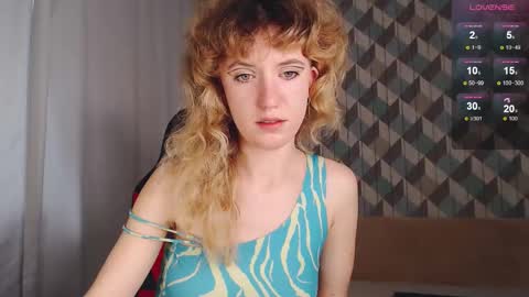 Snapshot of play_me_softly chatting on 10/24/25, 08:55 play_me_softly online show from 10/24/25, 08:55