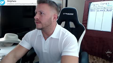 Snapshot of player2pawns chatting on 12/22/24, 08:38 Player online show from 12/22/24, 08:38