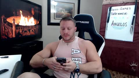 Snapshot of player2pawns chatting on 01/22/25, 01:42 Player online show from 01/22/25, 01:42