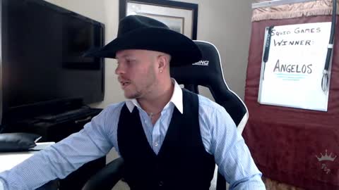 Snapshot of player2pawns chatting on 01/23/25, 10:01 Player online show from 01/23/25, 10:01