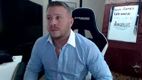 Snapshot of player2pawns chatting on 01/24/25, 01:03 Player online show from 01/24/25, 01:03