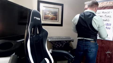 Snapshot of player2pawns chatting on 02/12/25, 04:54 Player online show from 02/12/25, 04:54