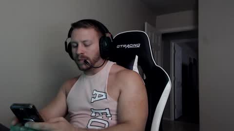 Snapshot of player2pawns chatting on 10/01/25, 12:33 Player online show from 10/01/25, 12:33