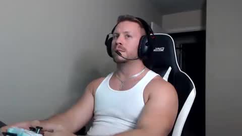 Snapshot of player2pawns chatting on 10/17/25, 12:01 Player online show from 10/17/25, 12:01