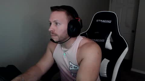 Snapshot of player2pawns chatting on 10/29/25, 03:31 Player online show from 10/29/25, 03:31