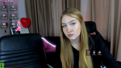Sophie online show from 02/20/25, 03:45