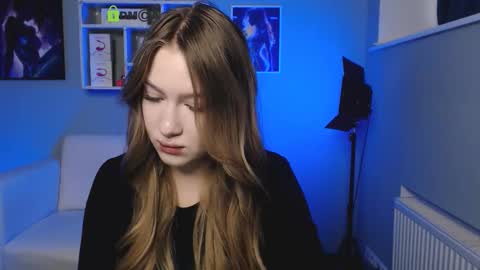 Snapshot of playful_sophie chatting on 09/29/25, 09:47 Sophie online show from 09/29/25, 09:47