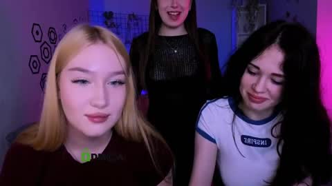 Sophie online show from 04/26/26, 07:22