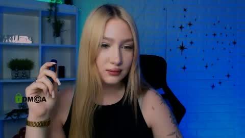 Sophie online show from 05/26/26, 07:21