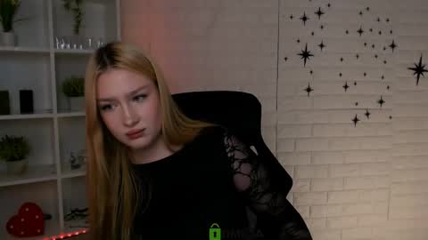 Sophie online show from 05/27/26, 07:33