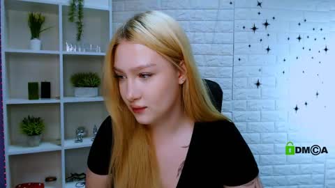 Sophie online show from 06/04/26, 08:15