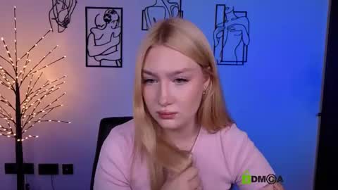 Sophie online show from 07/18/26, 07:06