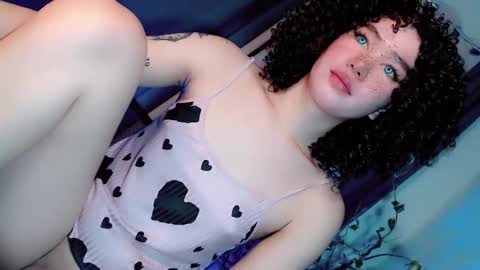 Snapshot of playfulcock69_kate chatting on 06/10/26, 01:39 kate online show from 06/10/26, 01:39