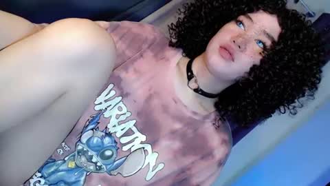 Snapshot of playfulcock69_kate chatting on 06/25/26, 12:32 kate online show from 06/25/26, 12:32