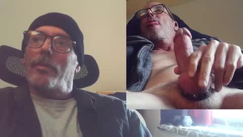 Snapshot of playfuljoy chatting on 10/11/25, 06:39 StudMan online show from 10/11/25, 06:39