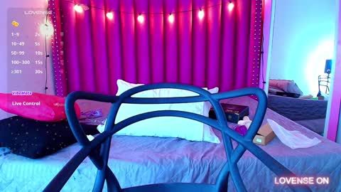 Snapshot of playfuljust_18 chatting on 12/05/24, 03:17 SAMARA online show from 12/05/24, 03:17