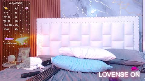 Snapshot of playfuljust_18 chatting on 12/26/24, 05:15 SAMARA online show from 12/26/24, 05:15