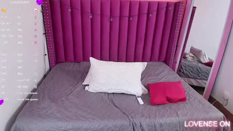 Snapshot of playfuljust_18 chatting on 01/14/25, 12:56 SAMARA online show from 01/14/25, 12:56
