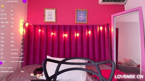 Snapshot of playfuljust_18 chatting on 01/14/25, 07:00 SAMARA online show from 01/14/25, 07:00