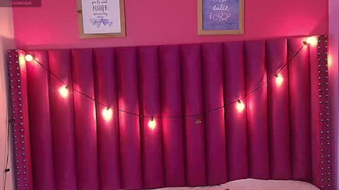 Snapshot of playfuljust_18 chatting on 02/04/25, 12:44 SAMARA online show from 02/04/25, 12:44