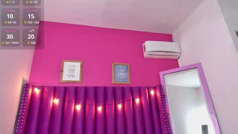 Snapshot of playfuljust_18 chatting on 02/27/25, 01:07 SAMARA online show from 02/27/25, 01:07