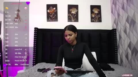 Snapshot of playfuljust_18 chatting on 03/08/25, 07:53 SAMARA online show from 03/08/25, 07:53