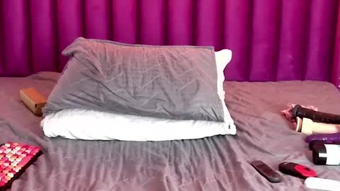 Snapshot of playfuljust_18 chatting on 03/09/25, 11:03 SAMARA online show from 03/09/25, 11:03
