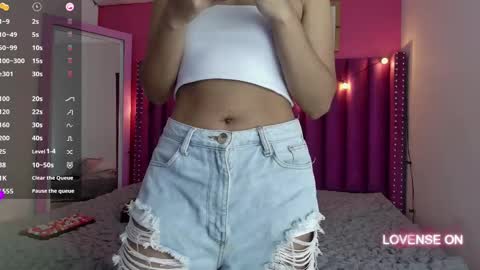Snapshot of playfuljust_18 chatting on 03/12/25, 12:36 SAMARA online show from 03/12/25, 12:36