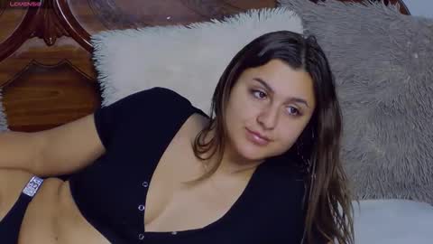 PlayfulNicole online show from 11/26/25, 06:25