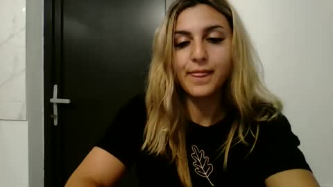Snapshot of playfulnicole chatting on 06/04/26, 02:39 PlayfulNicole online show from 06/04/26, 02:39