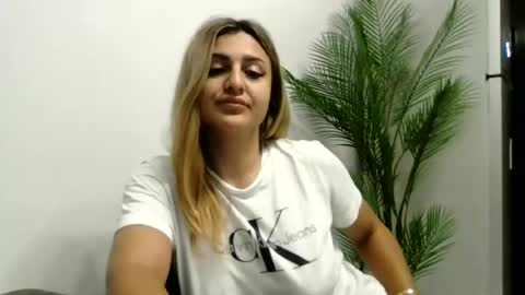 Snapshot of playfulnicole chatting on 06/25/26, 02:11 PlayfulNicole online show from 06/25/26, 02:11