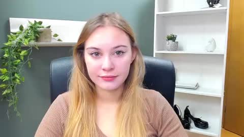 Valeria online show from 01/12/25, 07:32