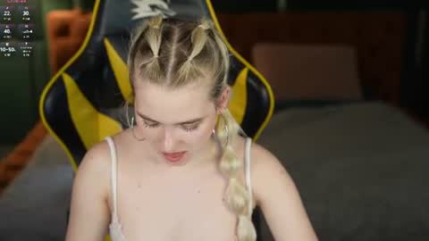 Lana online show from 06/19/26, 02:21