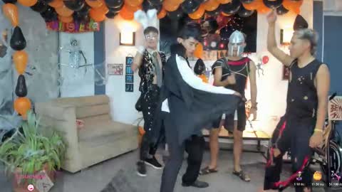 Snapshot of playhardsex chatting on 10/29/25, 11:28 online show from 10/29/25, 11:28