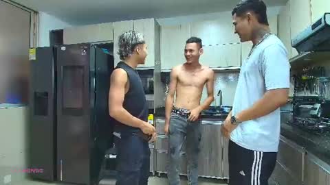   online show from 06/11/26, 09:46