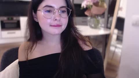 Mary online show from 10/05/25, 07:23