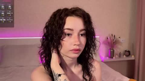 Snapshot of playussoftly chatting on 05/10/26, 02:44 Simona and Bonnie online show from 05/10/26, 02:44