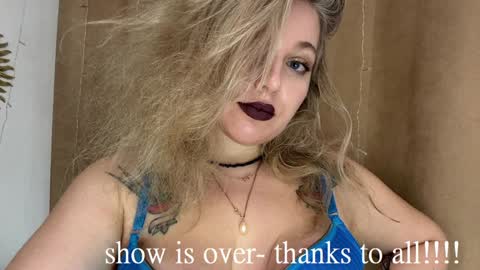 Snapshot of playwithkatty chatting on 12/25/24, 01:09 i am Kat online show from 12/25/24, 01:09