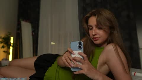 21 y.o Mila online show from 05/28/26, 05:43