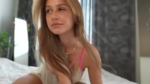 21 y.o Mila online show from 07/22/26, 02:09