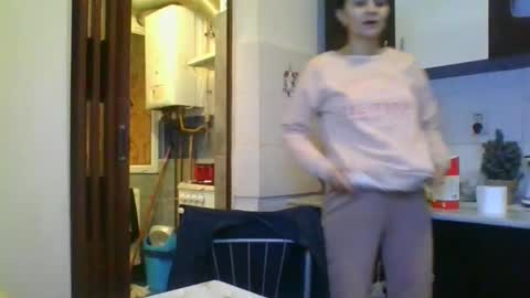 Snapshot of pleas3s_sweet chatting on 02/24/25, 05:42 pleas3s_sweet online show from 02/24/25, 05:42
