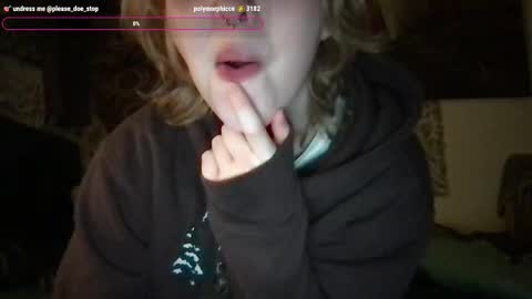 Snapshot of please_doe_stop chatting on 02/25/25, 03:09 please_doe_stop online show from 02/25/25, 03:09