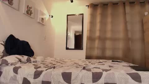 Snapshot of pleasurecompany chatting on 11/22/25, 04:33 sergio natalie online show from 11/22/25, 04:33