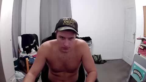 Snapshot of plkrisztian chatting on 10/14/25, 03:02 plkrisztian online show from 10/14/25, 03:02